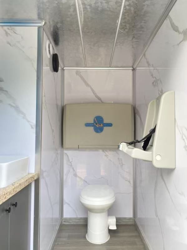 3 STALL RESTROOM TRAILER - Image 6
