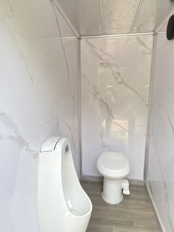 3 STALL RESTROOM TRAILER - Image 5